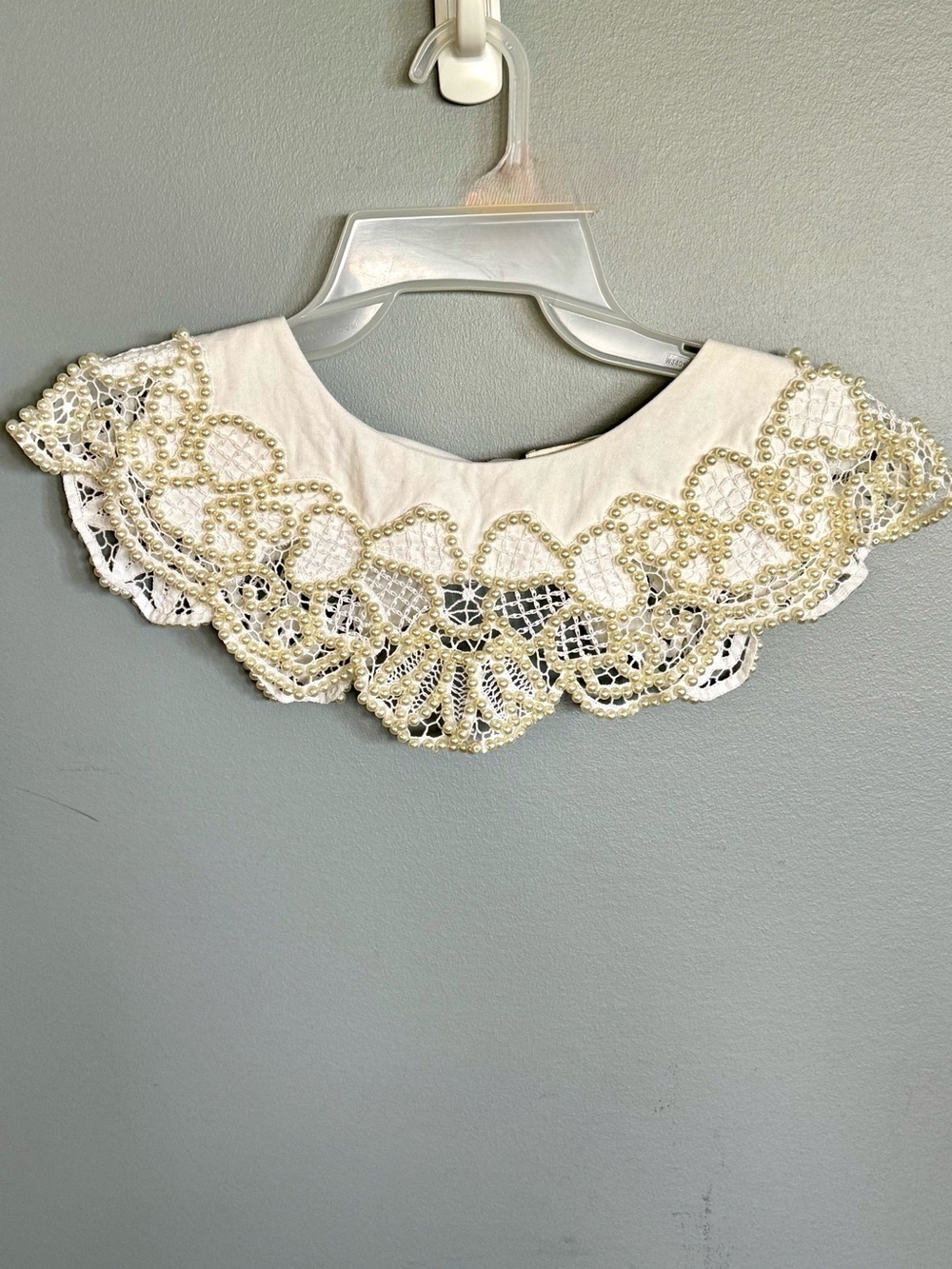 Vintage 1970’s Pearl Embellished Lace Detachable Collar - Cream